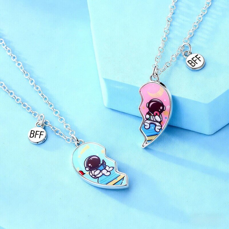Magnetic Astronaut BFF Heart Necklaces - 2PCS Best Friend Set