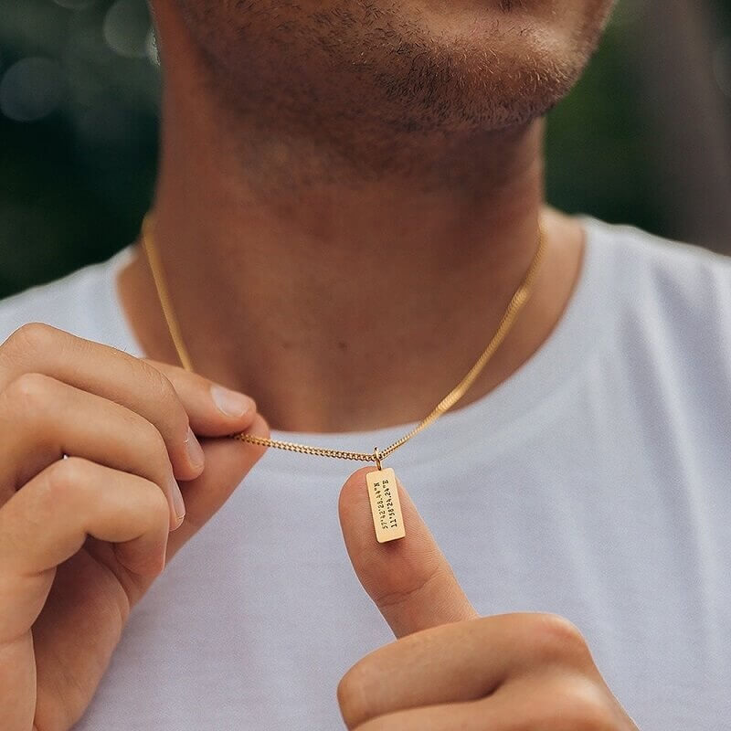 Sleek Bar Necklace with Custom Engravings - Ideal Gift for Friends & Family